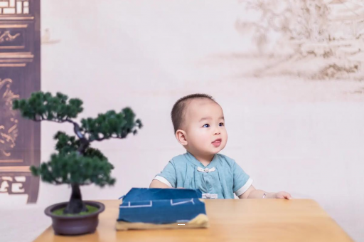 揭阳宝宝吐黄水是怎么回事 揭阳宝宝吐黄水是怎么回事